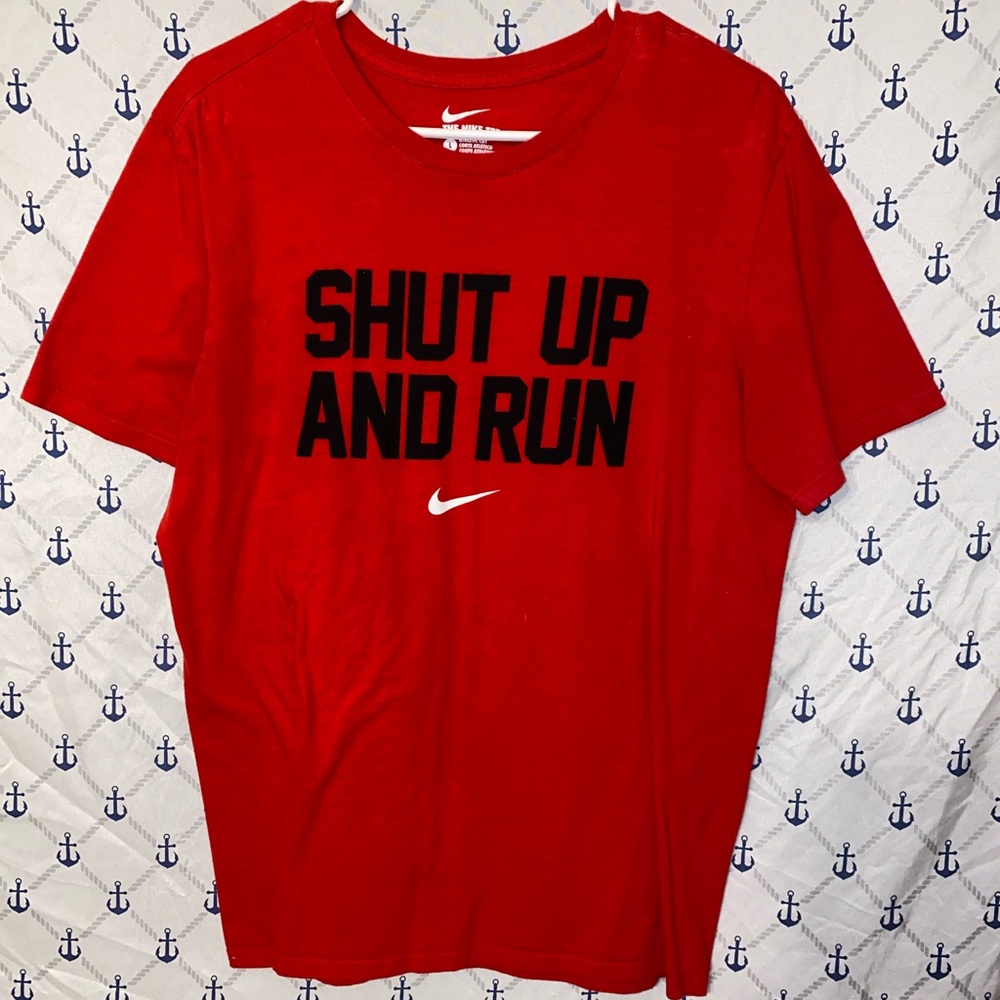 Men’s Nike shirt